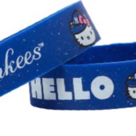 Hello Kitty x MLB New York Yankees Phat Bandz - Picture 2 of 2